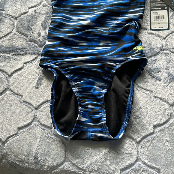 Speedo 26 blue fun print swimsuit - Picture 3 of 15